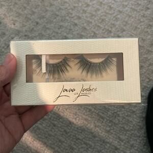 NWT lavaa lashes